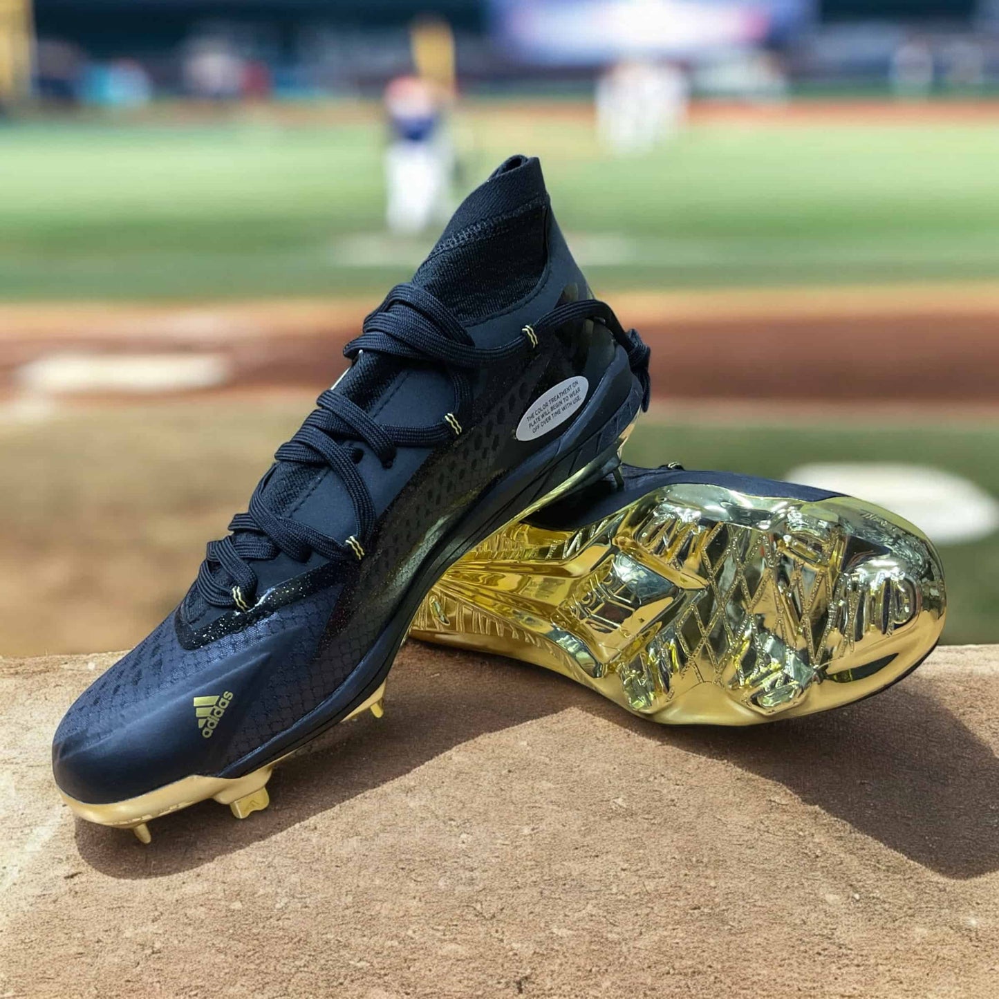 Calzado deportivo Adizero Afterburner 8 NWV para béisbol, con diseño ligero y tracción optimizada.