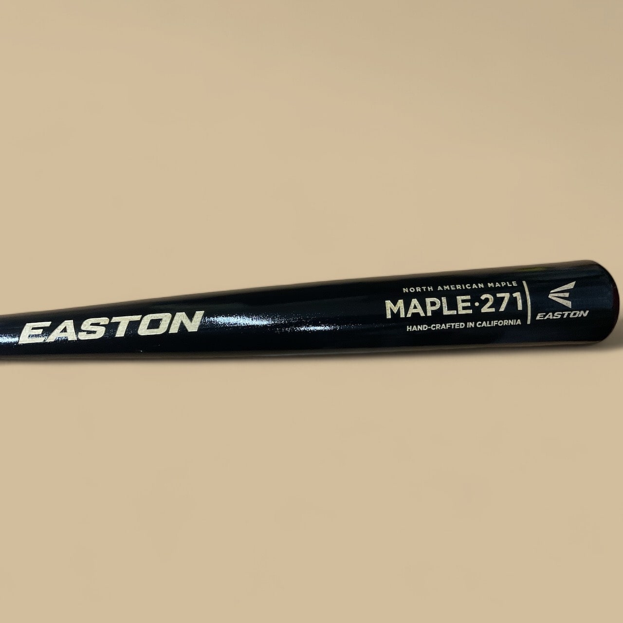Bate de béisbol Easton Maple 271, hecho de madera de arce, con diseño balanceado para un swing rápido y potente