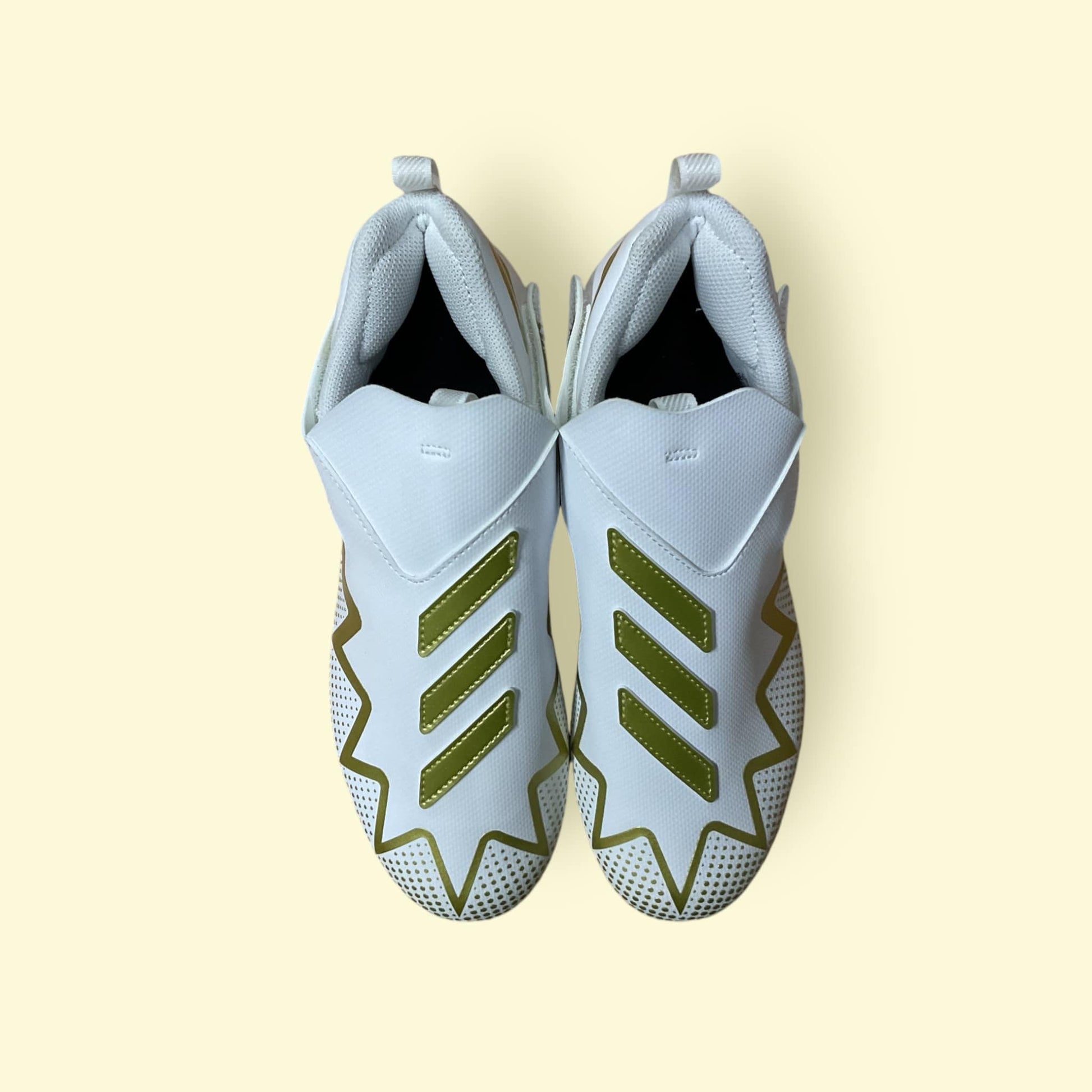 Botines Freak Spark Jr, calzado deportivo blanco y dorado, zapatos de fútbol y béisbol para jóvenes jugadores