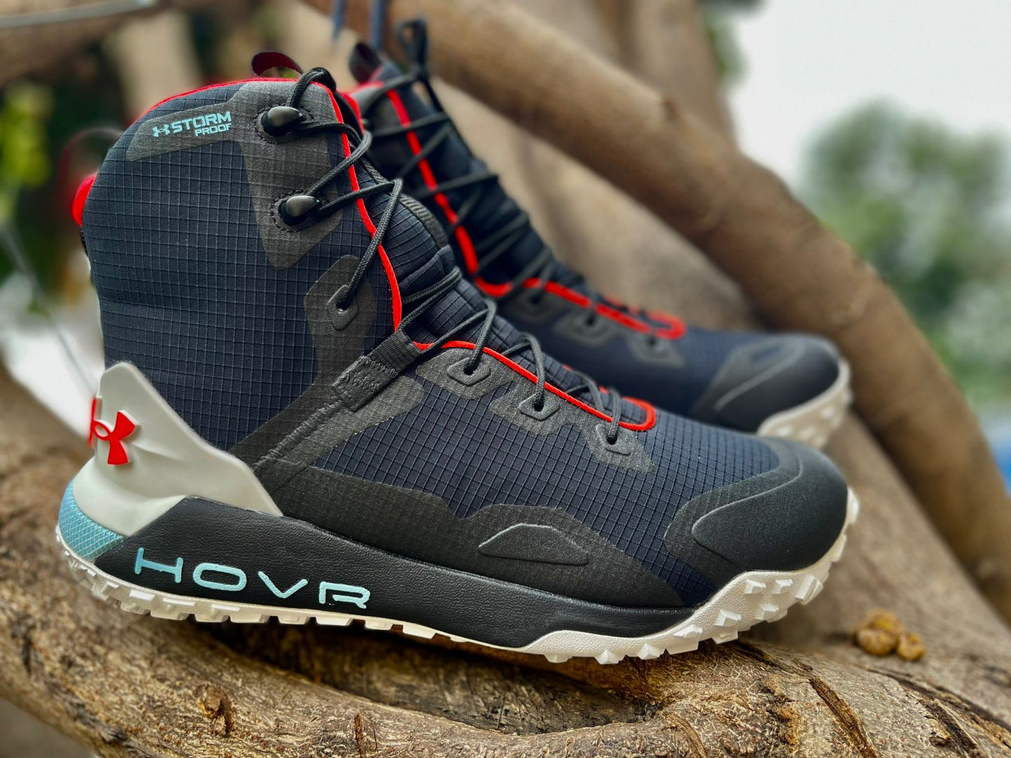 BOTA HOVR DAWN negro/blanco