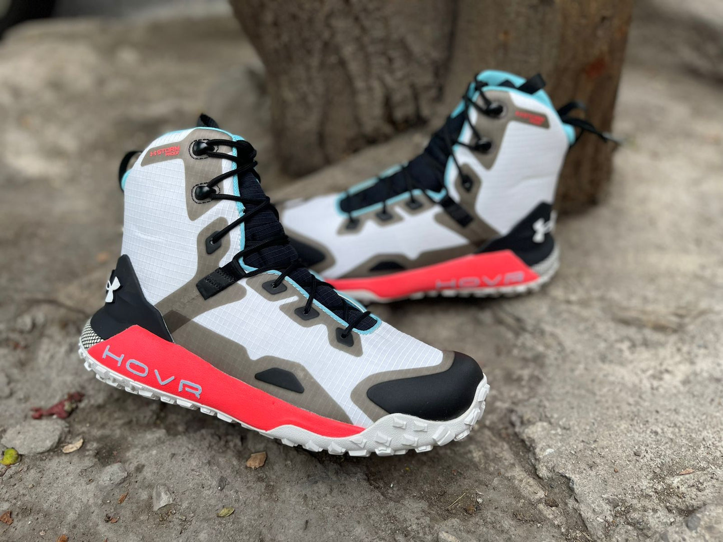 Botas HOVR DAWN blanco de Under Armour