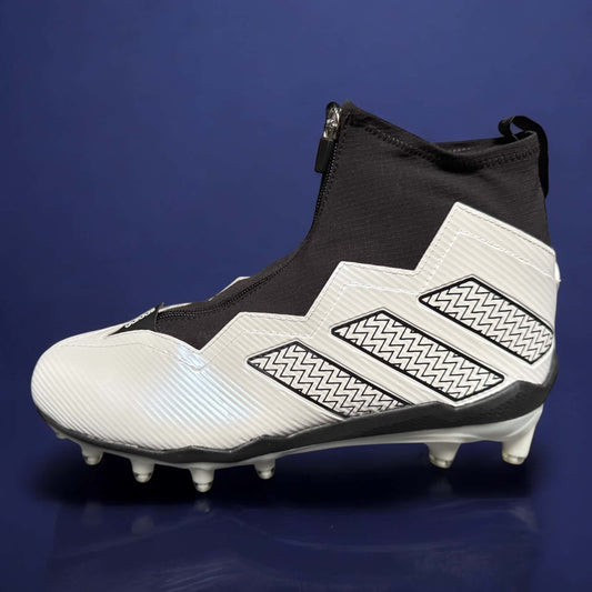 Zapato Adidas Nasty 2.0 con diseño resistente y suela de tracción, ideal para deportes de alto rendimiento