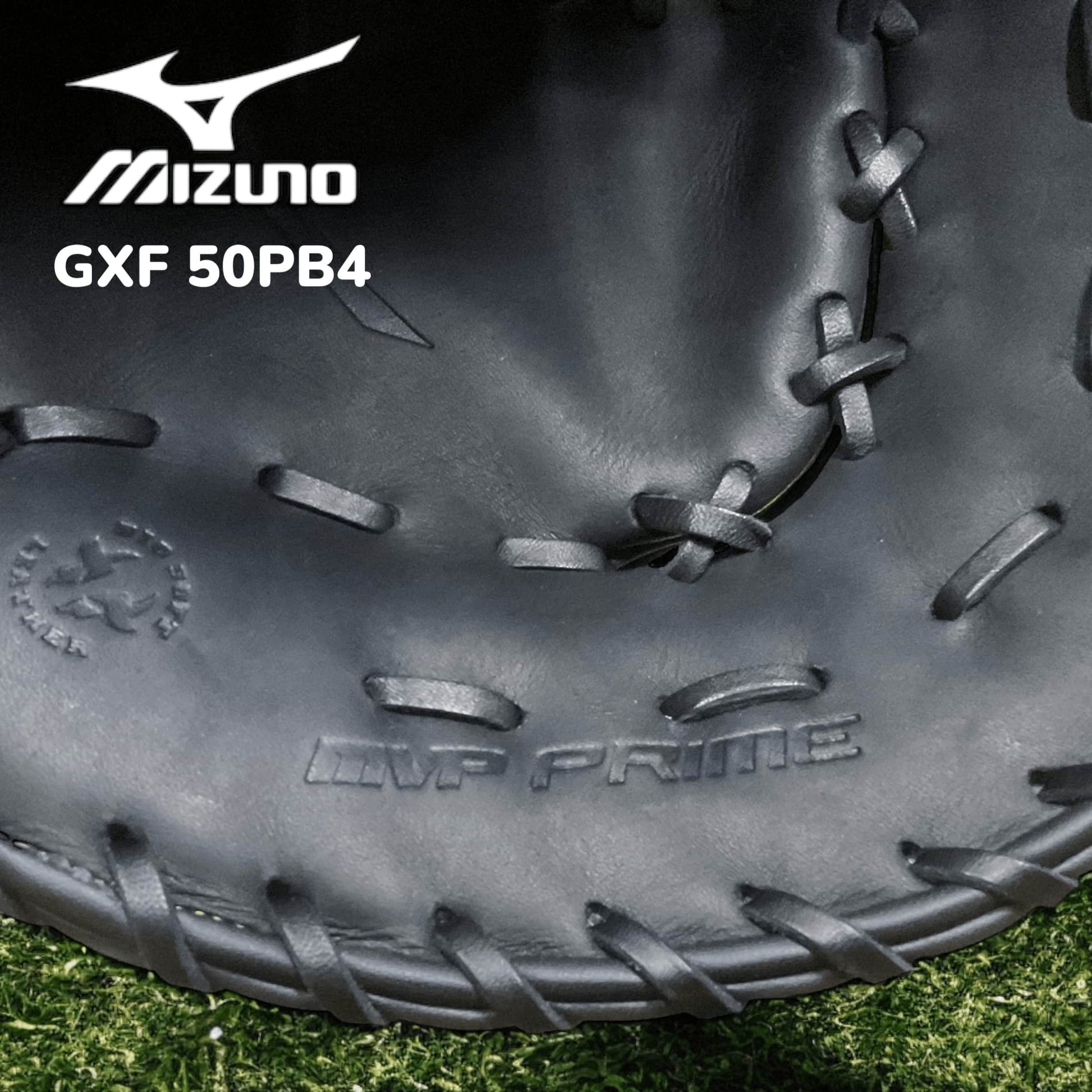 Mascota Mizuno Newman de 12.5" para primera base y lanzador derecho, con diseño resistente y bolsillo amplio para mejor control en el juego