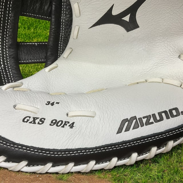 Guante Mizuno Franchise Catcher de 34 pulgadas para lanzador derecho, diseñado para comodidad, absorción de impactos y atrapadas seguras en el béisbol