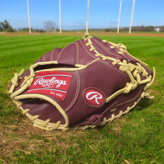 Guante Rawlings Sandlot Catcher de 33 pulgadas para lanzador derecho, con piel de alta calidad y diseño vintage ideal para un manejo preciso en el béisbol