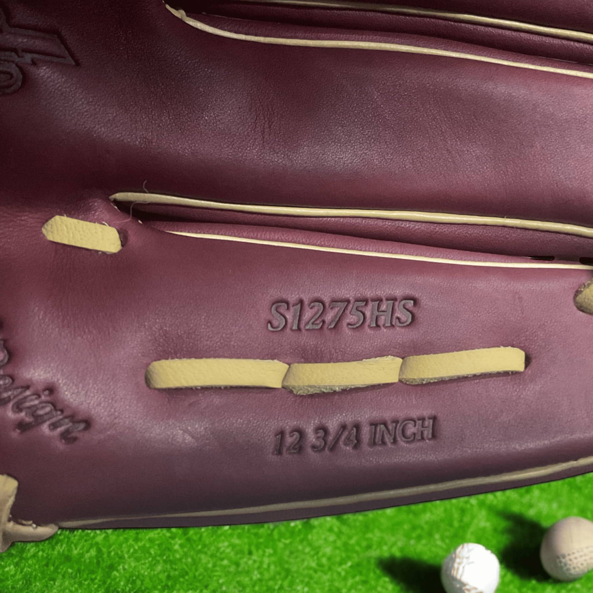 Guante Rawlings Sandlot Fielder de 12.75 pulgadas para lanzador derecho, con diseño vintage y amplio bolsillo ideal para atrapadas rápidas y precisas