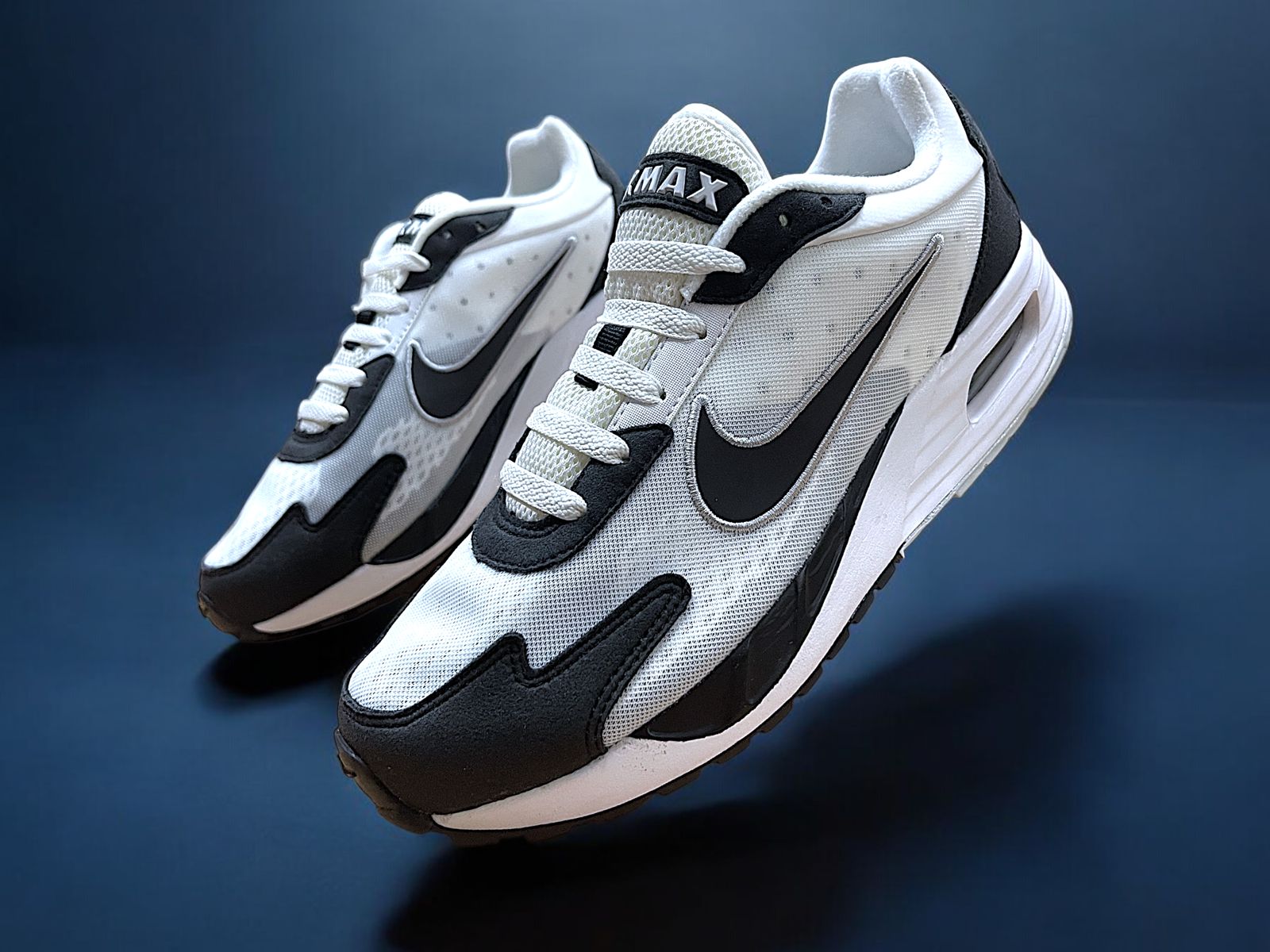 Nike AIR MAX SOLO blanco negro