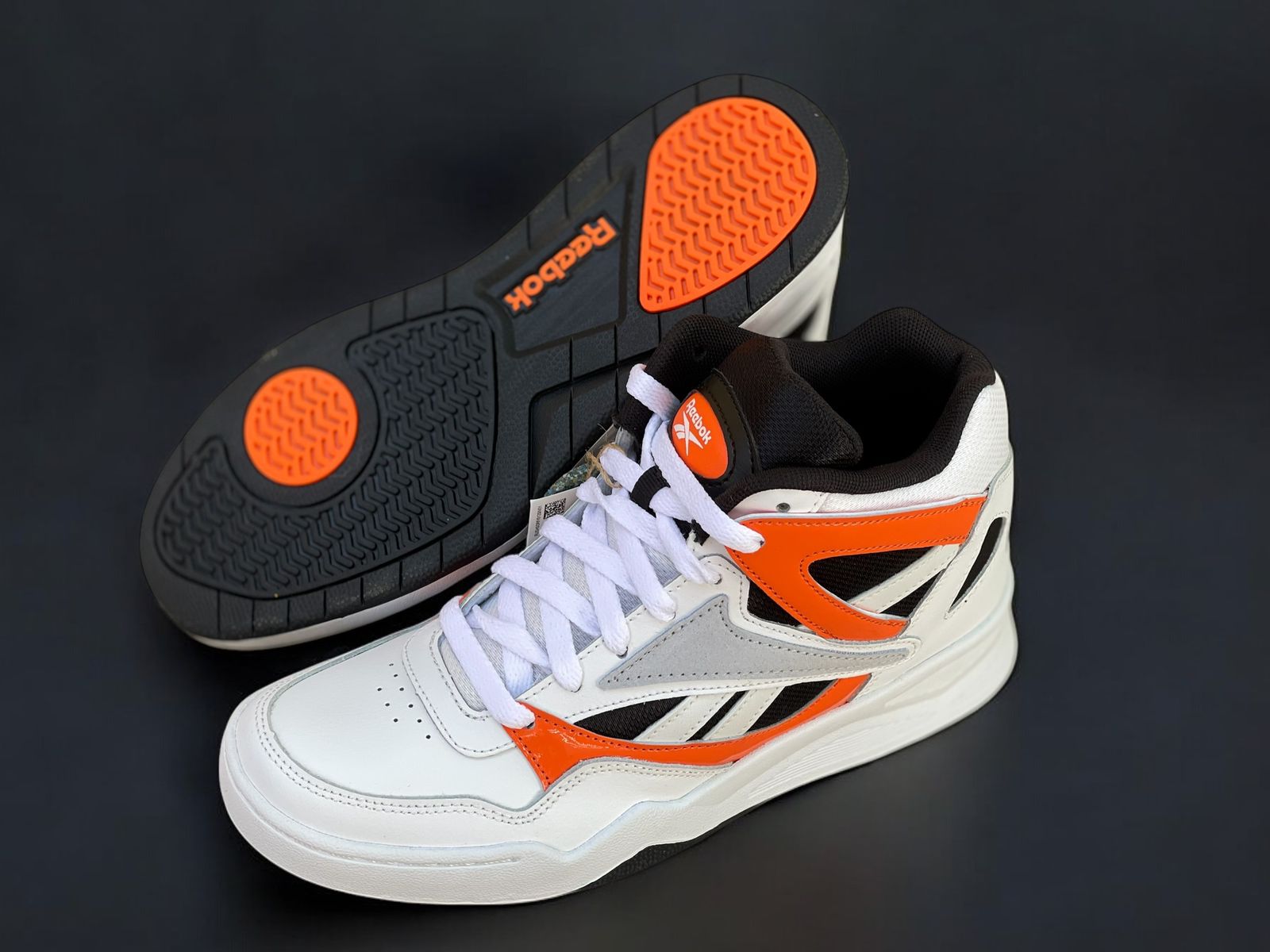 Reebok Royal BB4500 Hi 2 'White Smash Orange' (HR0527) – Zapatillas de baloncesto de caña alta en blanco con detalles en naranja y negro, diseño retro inspirado en los años 80