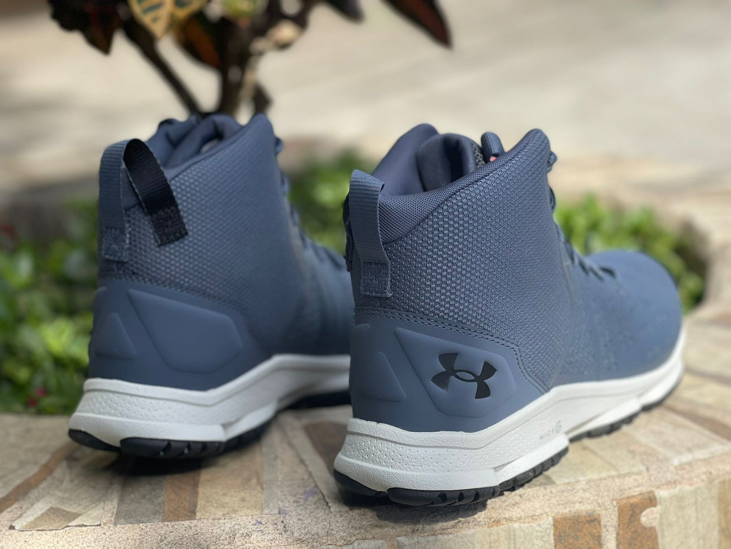 BOTA STRIKEFAST GRIS