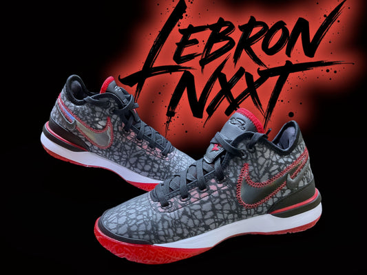 Tenis LeBron NXXT Gen x FaZe Clan con diseño llamativo, tecnología de amortiguación avanzada y detalles gráficos exclusivos.