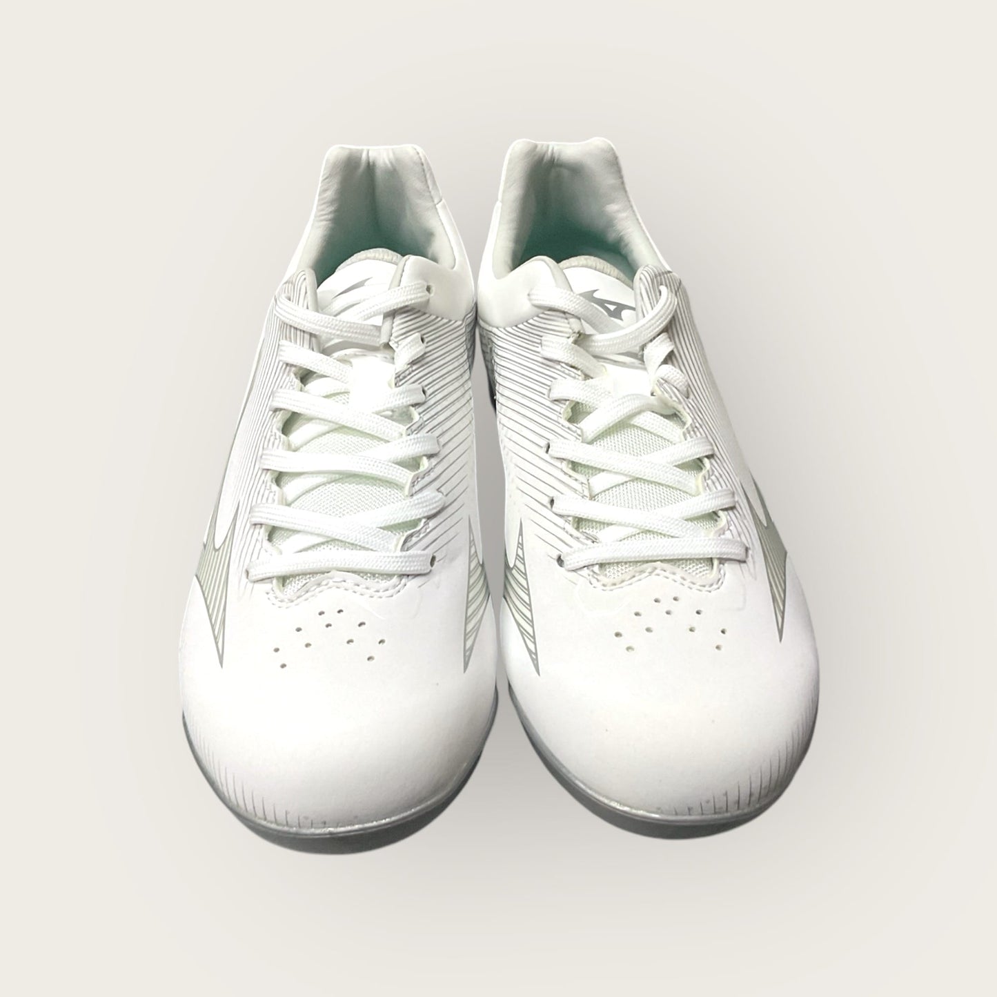 Zapatillas de béisbol Wave Finch Lightrevo en blanco y gris, con tecnología Wave para amortiguación y tracción óptima en el campo