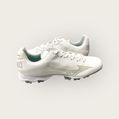 Zapatillas de béisbol Wave Finch Lightrevo en blanco y gris, con tecnología Wave para amortiguación y tracción óptima en el campo