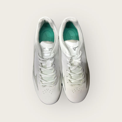 Zapatillas de béisbol Wave Finch Lightrevo en blanco y gris, con tecnología Wave para amortiguación y tracción óptima en el campo